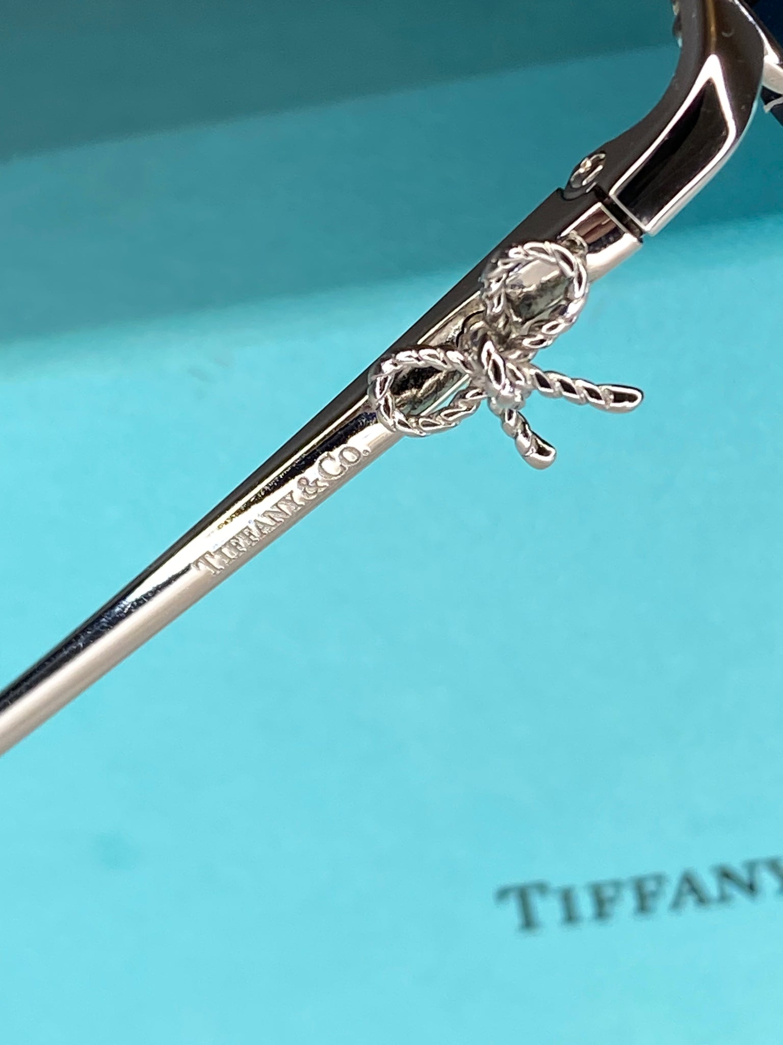 Bow Embellished Sunglasses