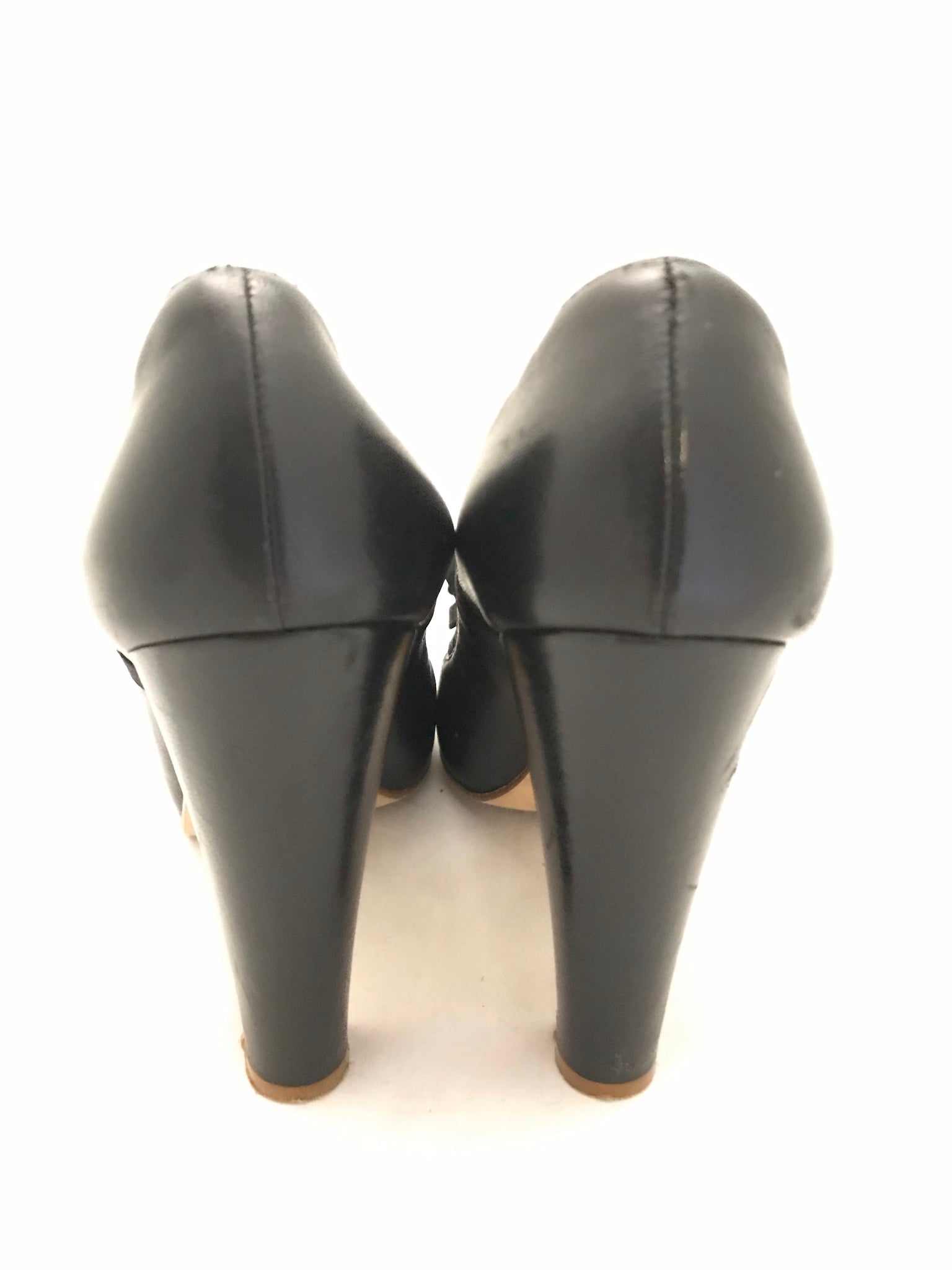 Isabella's Wardrobe Marc by Marc Jacobs Bow Detail Heels.